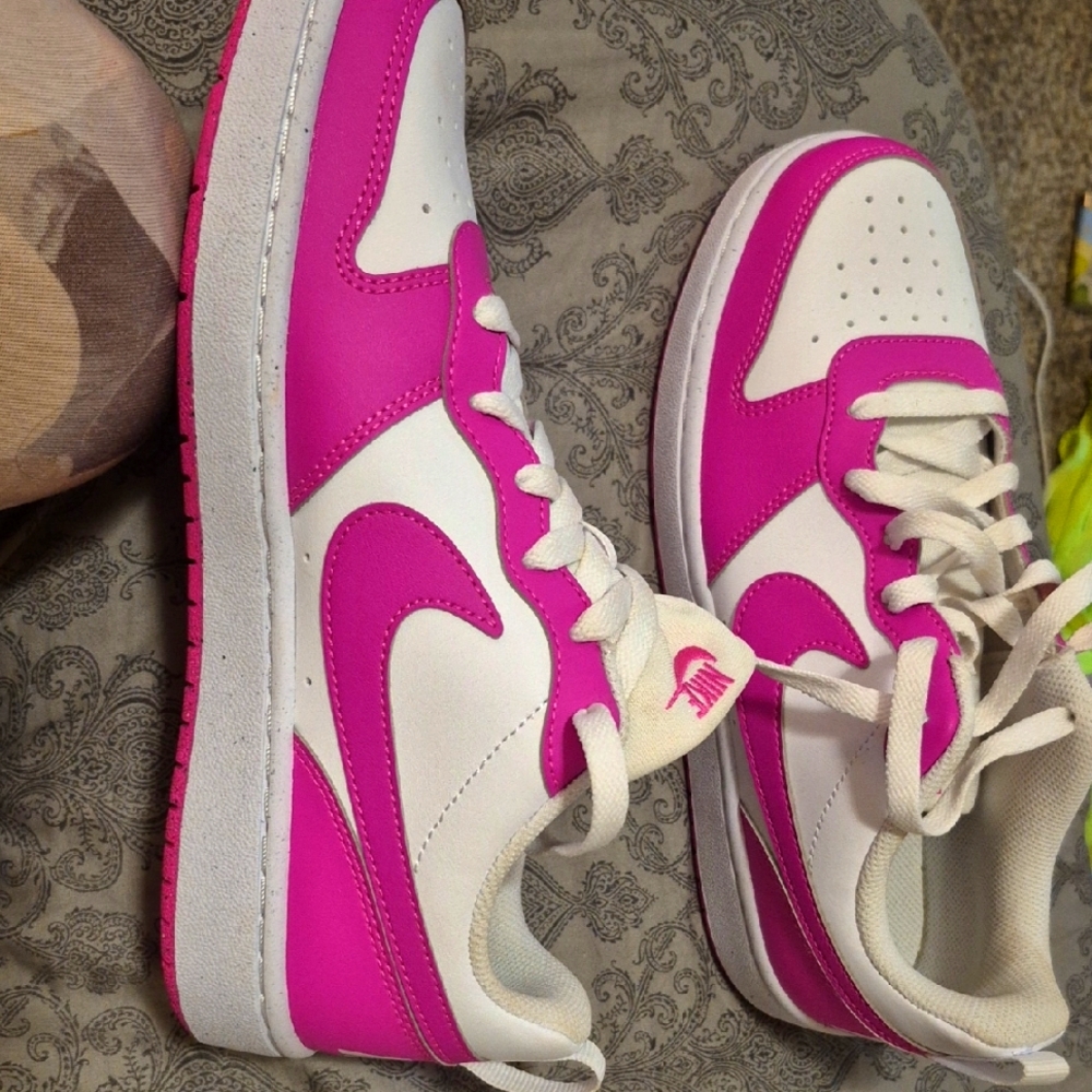 Nike Sneakers Pink and White